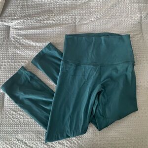 - Lululemon leggingsgs